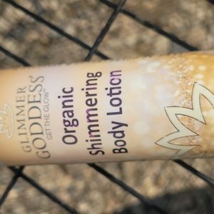 Glimmer Goddess organic shimmering body lotion